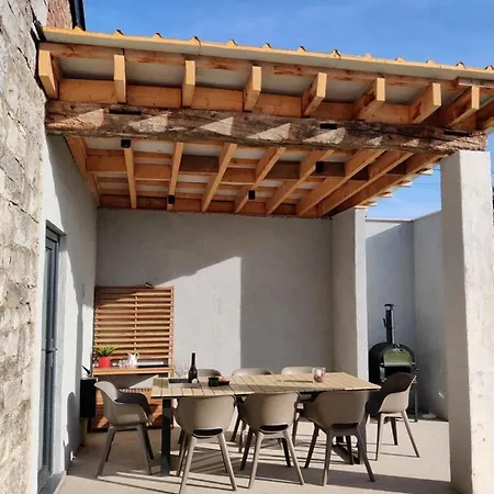 Le Petit Bed & Breakfast